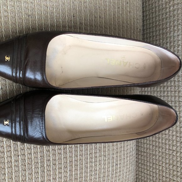 Chanel Women's Dark Brown Classic Pumps . - Picture 13 of 15